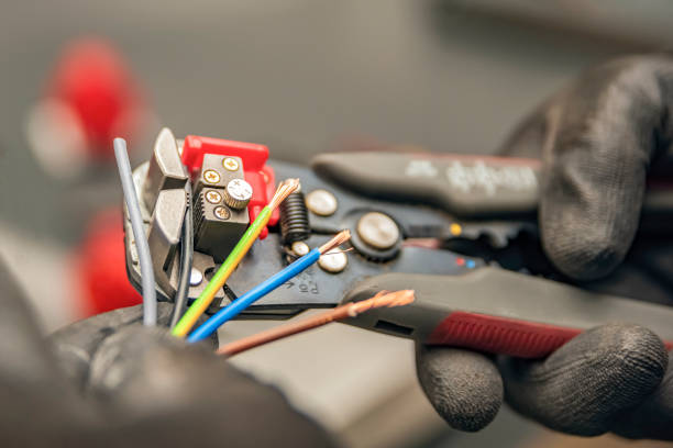 Best Electrical Contractors for Businesses  in Middletown, KY